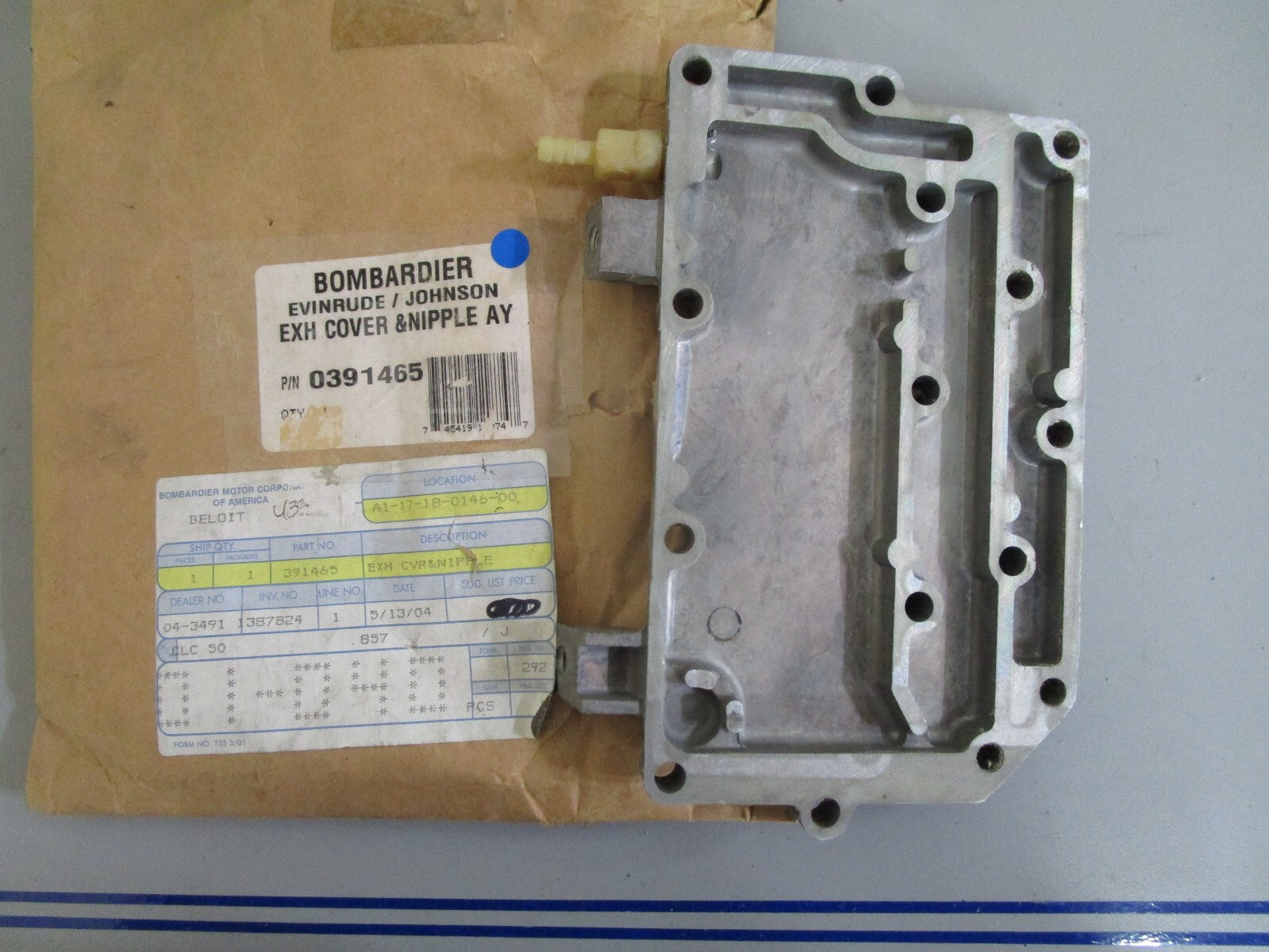 *NEW OEM* 0820 OMC Johnson Evinrude Exhaust Cover & Nipple Ay 391465 0391465