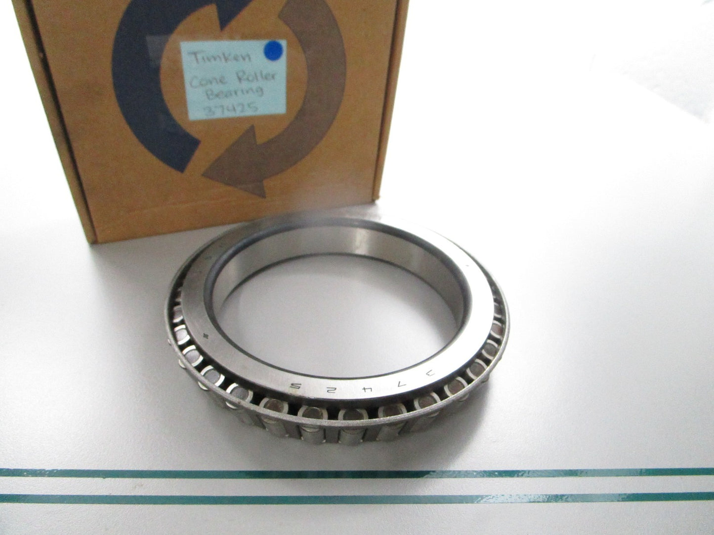 NEW 37425 Timken Cone Roller Bearing 0810