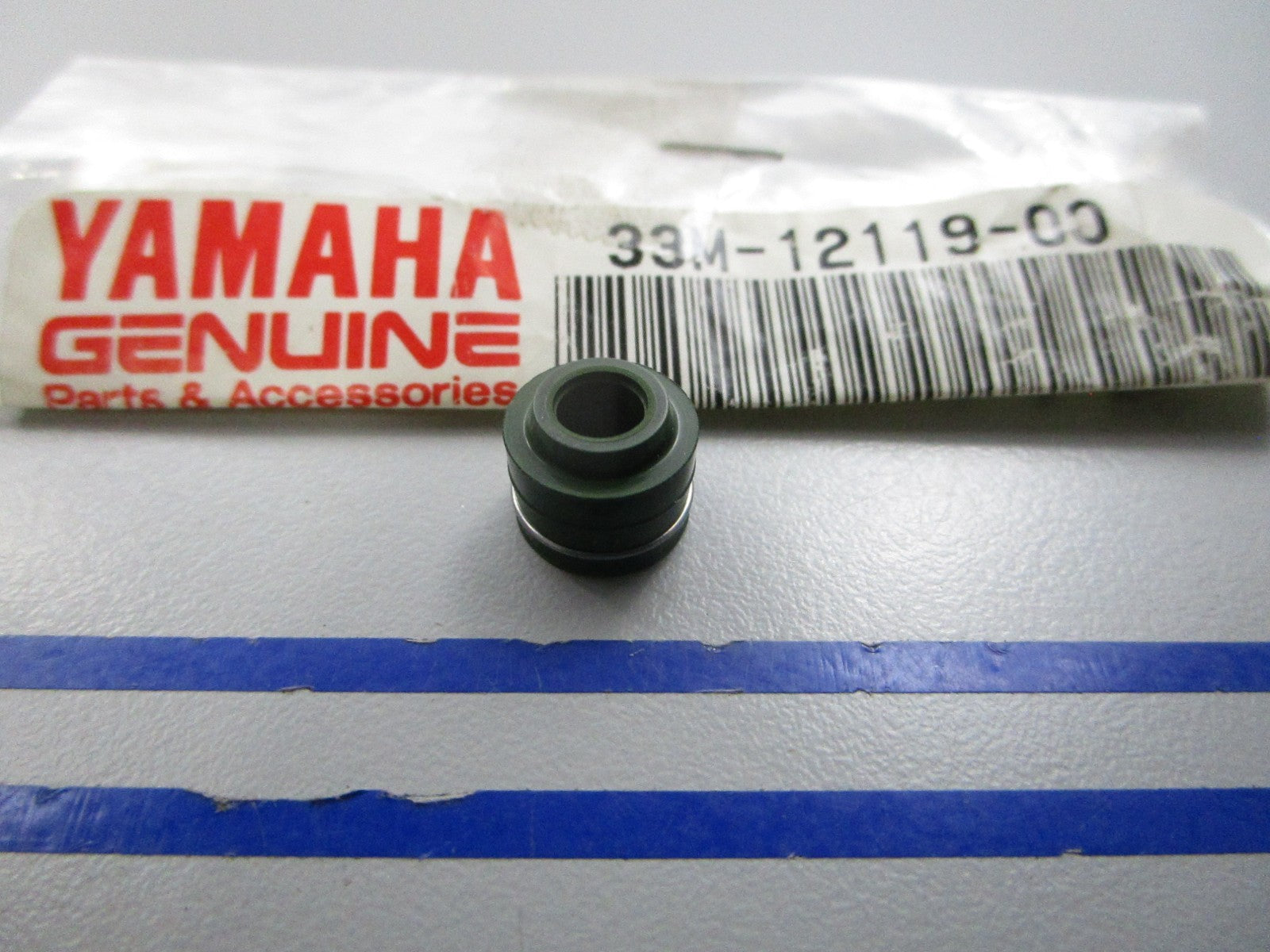 NEW OEM 33M-12119-00-00 Yamaha Valve Seal 0810