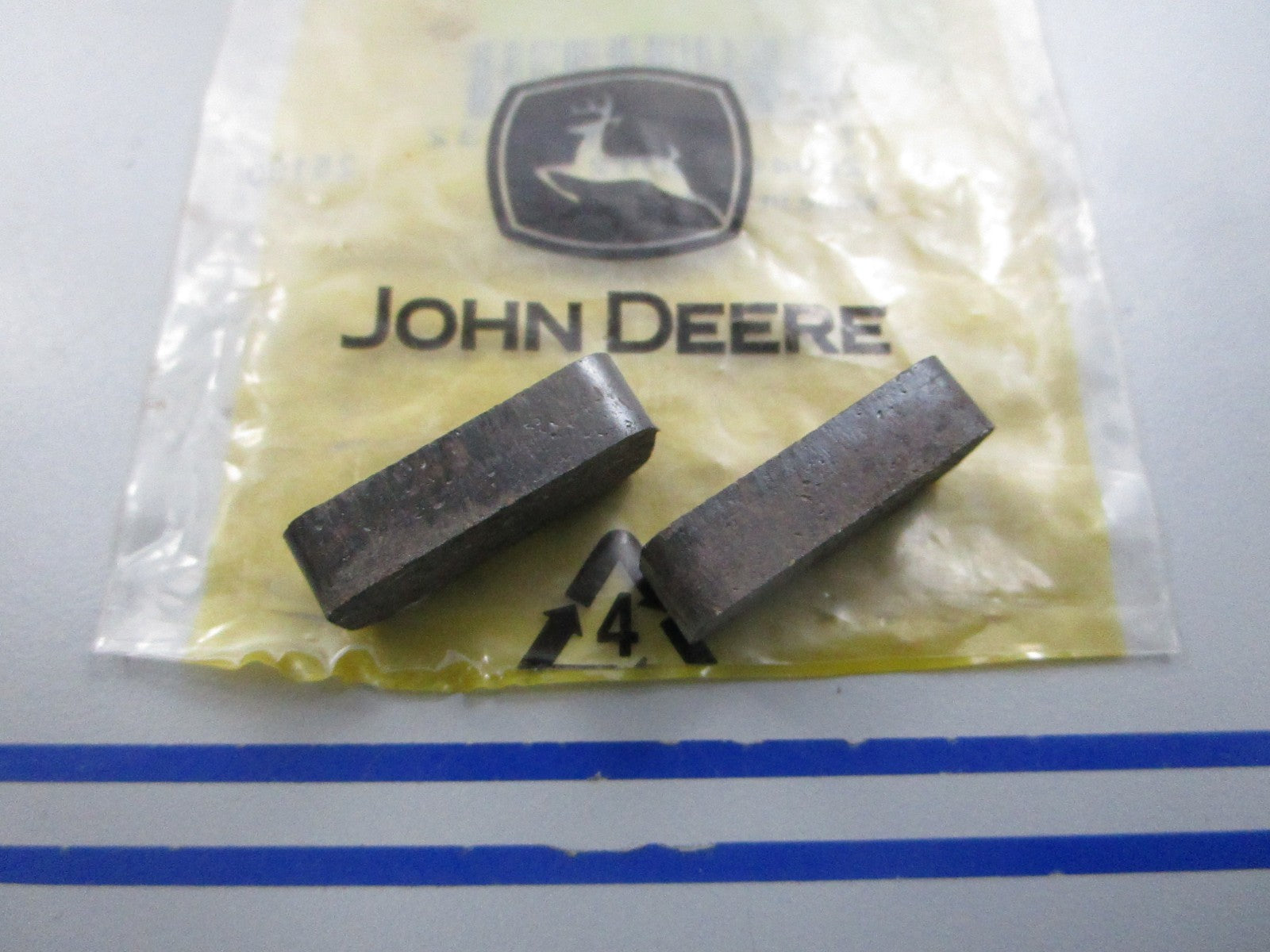 NEW OEM AM121132  John Deere Brake Pad Kit 0810