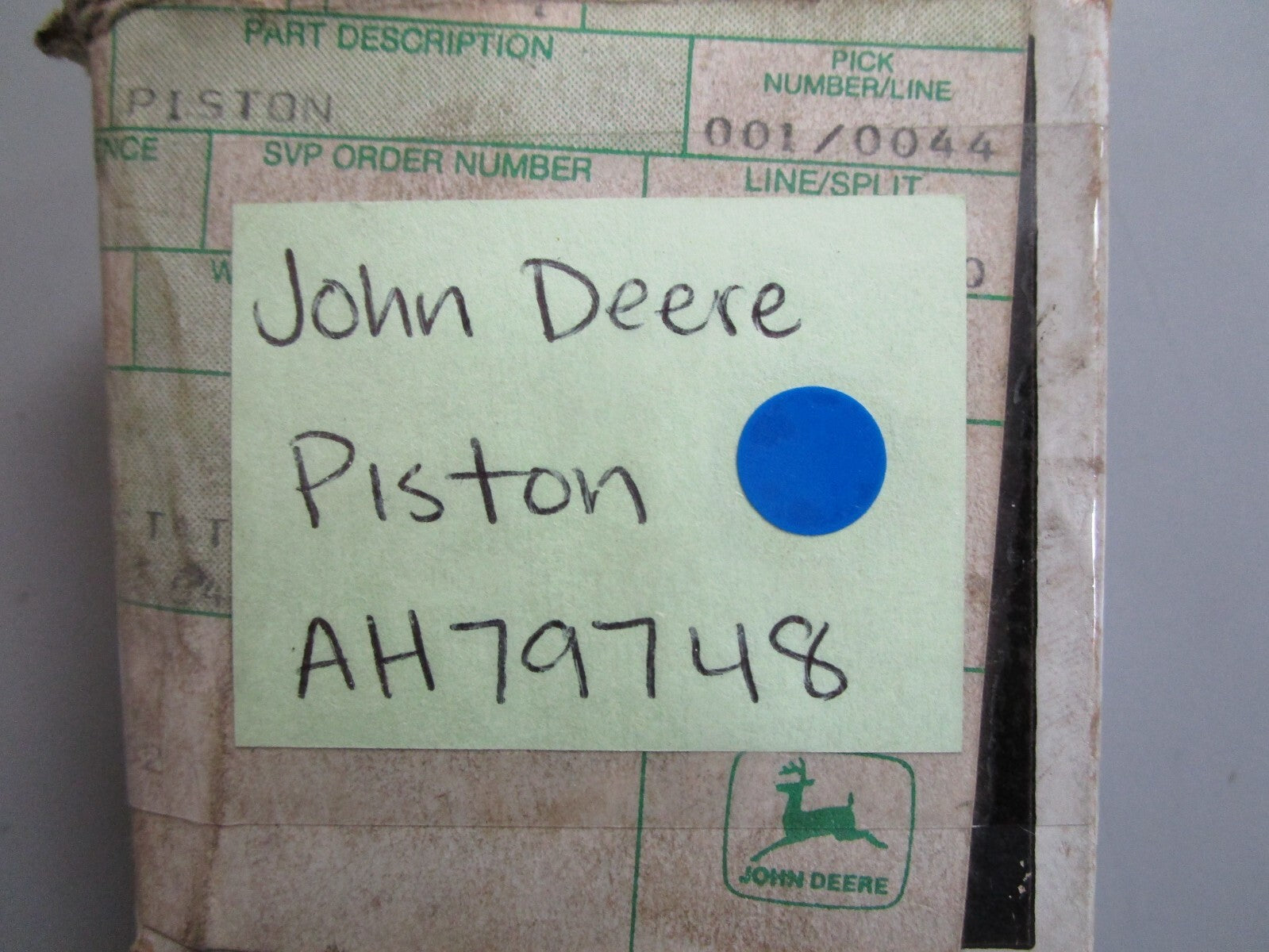 *NEW OEM* 0820 John Deere Piston AH79748