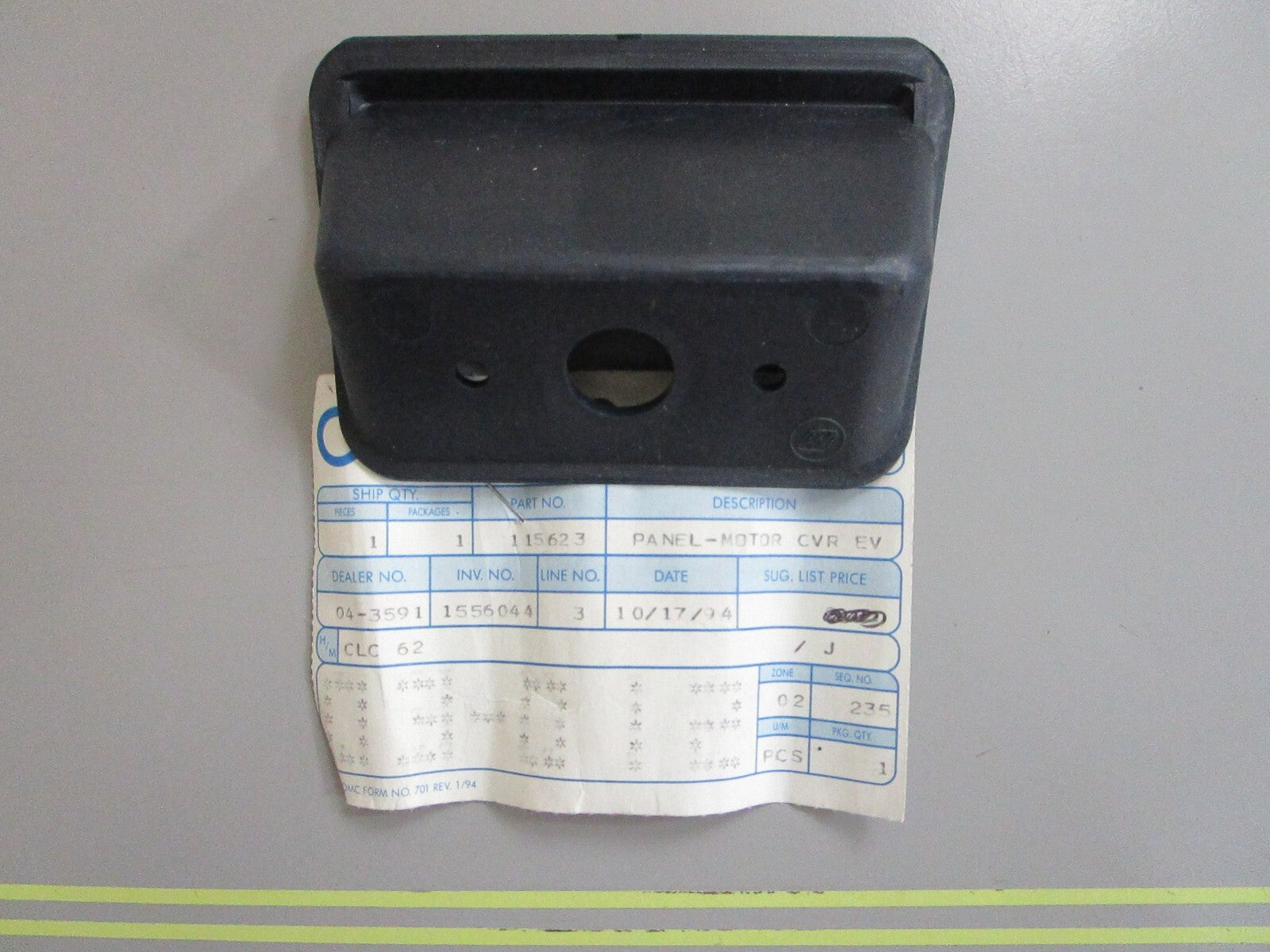 *NEW OEM* 0810 OMC Johnson Evinrude Motor Cover Panel 115623 0115623