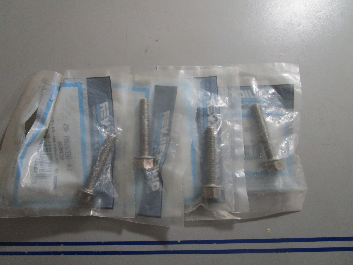 *NEW OEM* (LOT OF 4) 0810 Mercury Quicksilver Screw 10-889608 45