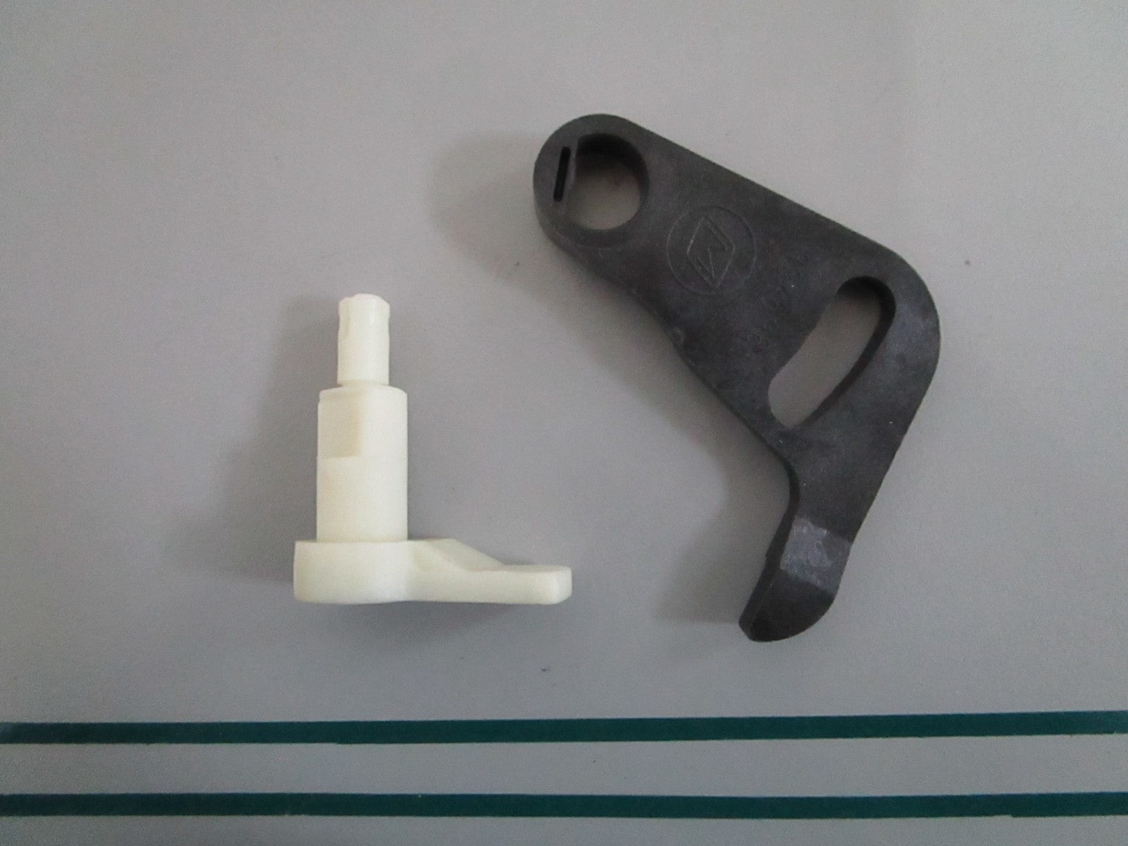 NEW OEM 398682 0398682 OMC Johnson Evinrude Cam & Lever Assy 0820