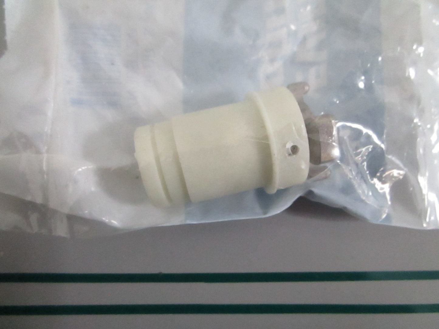 NEW OEM 389720 0389720 OMC Johnson Evinrude Gear & Bushing 0820