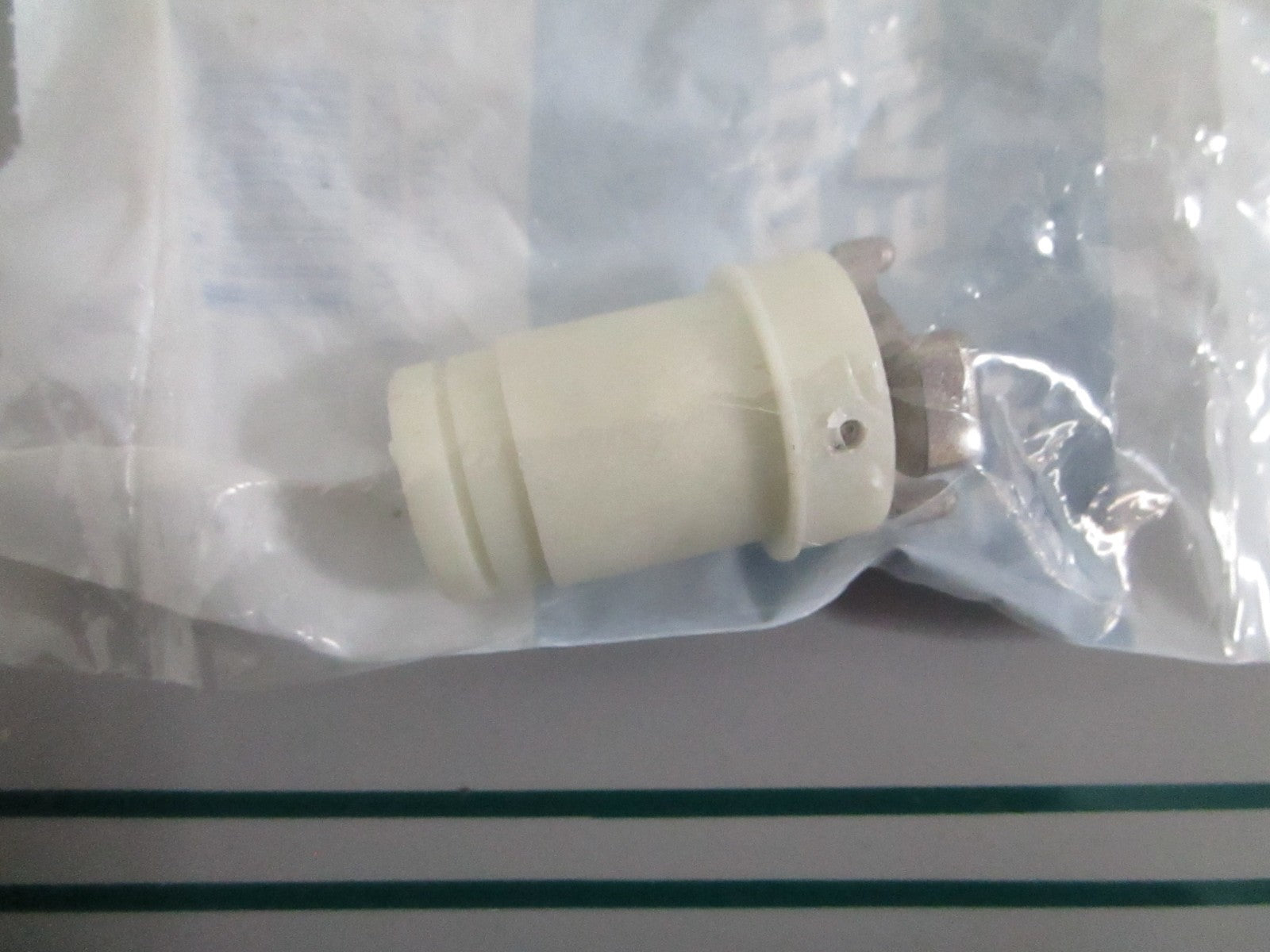 NEW OEM 389720 0389720 OMC Johnson Evinrude Gear & Bushing 0820