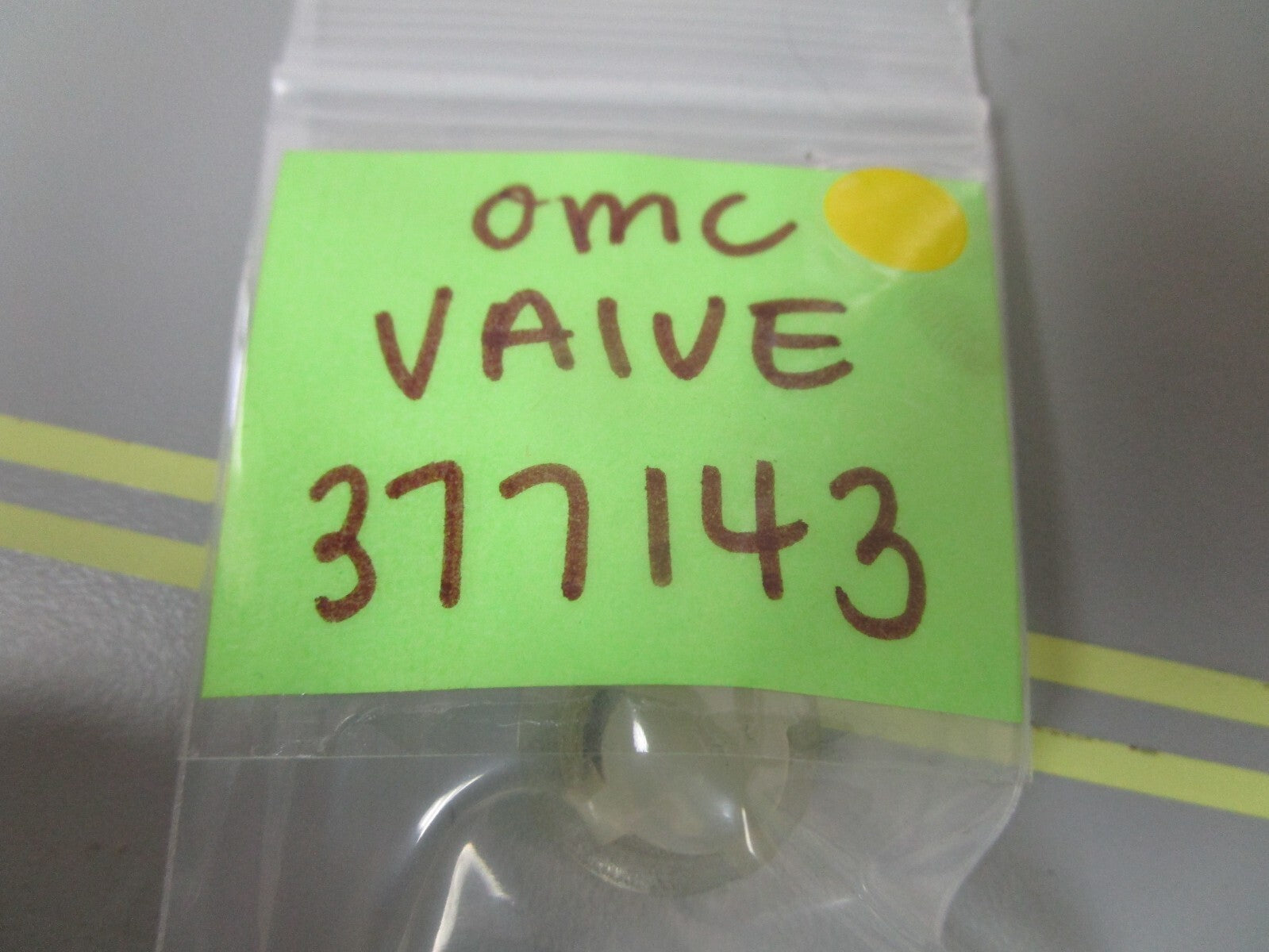 *NEW OEM* 0750 OMC Johnson Evinrude VALVE 377143 0377143