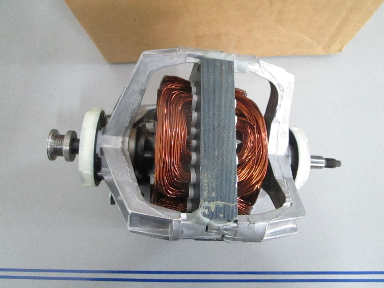 *NEW OEM* 0820 Electrolux Motor & Pulley 131560100
