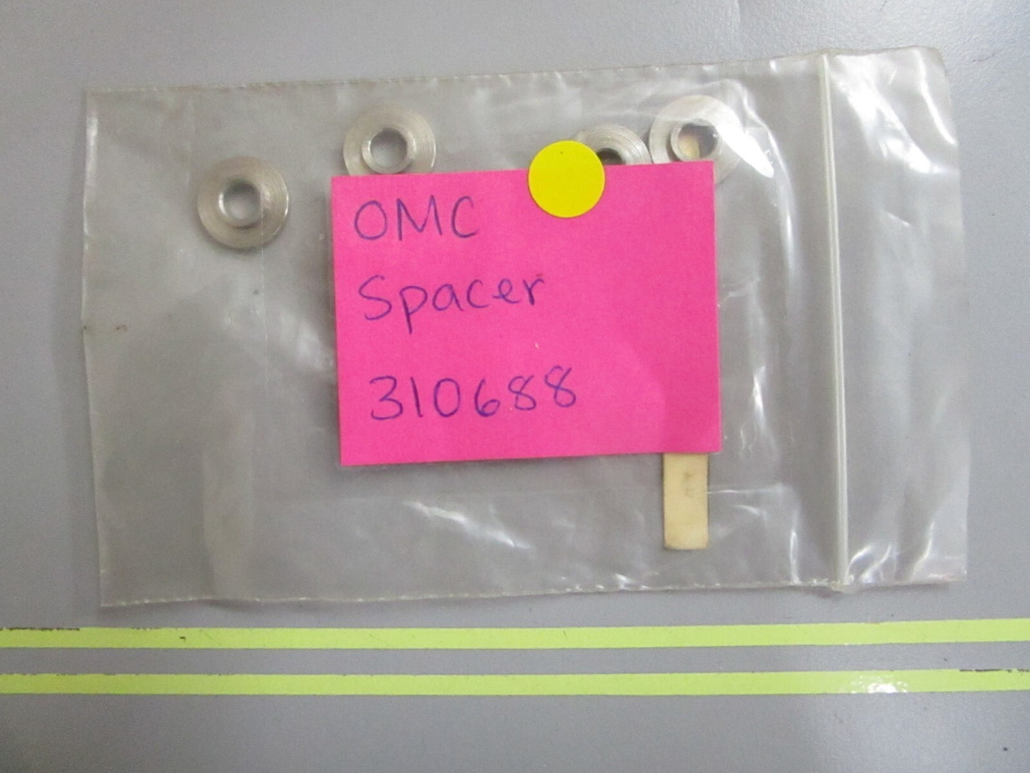 *NEW OEM* (LOT OF 4) 0810 OMC Johnson Evinrude Spacer 310688 0310688