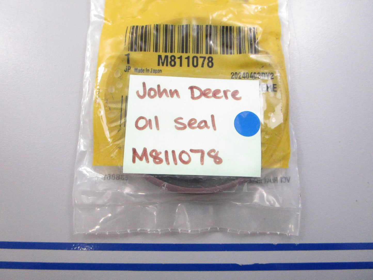 *NEW OEM* 0810 John Deere Oil Seal M811078