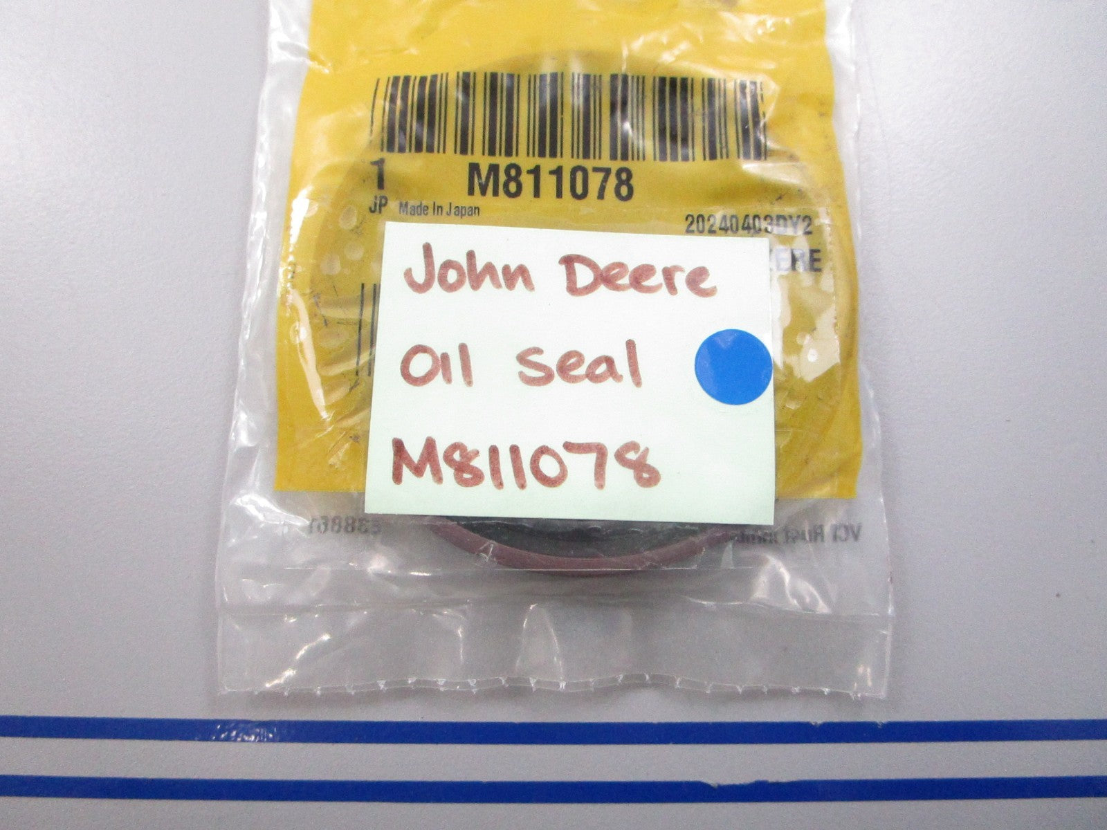 *NEW OEM* 0810 John Deere Oil Seal M811078