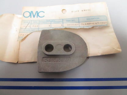 NEW OEM 909548 0909548 OMC Johnson Evinrude Rudder Clamp 0810