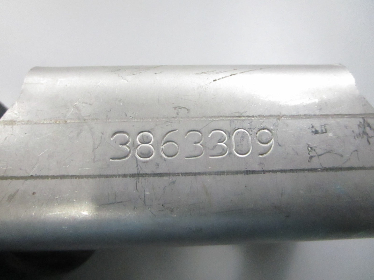 NEW OEM 3863309 Volvo Penta Bracket 0810