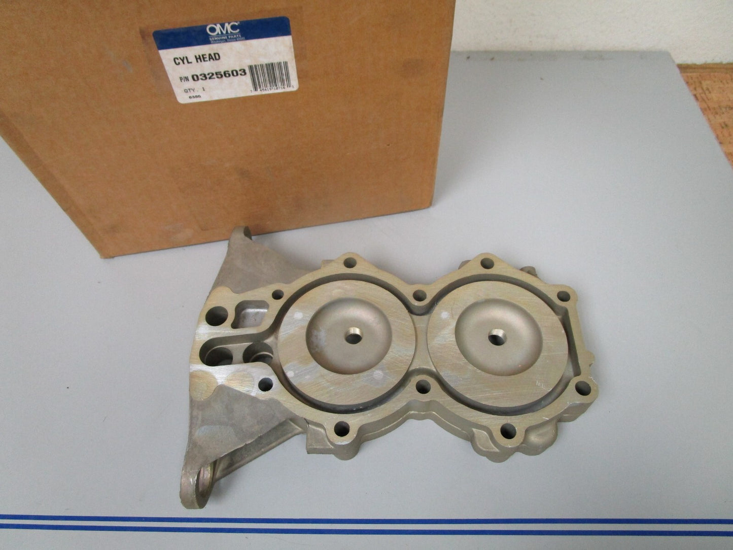 *NEW OEM* 0720 OMC Johnson Evinrude 35 - 60 hp 80' - 92' Cylinder Head 325603