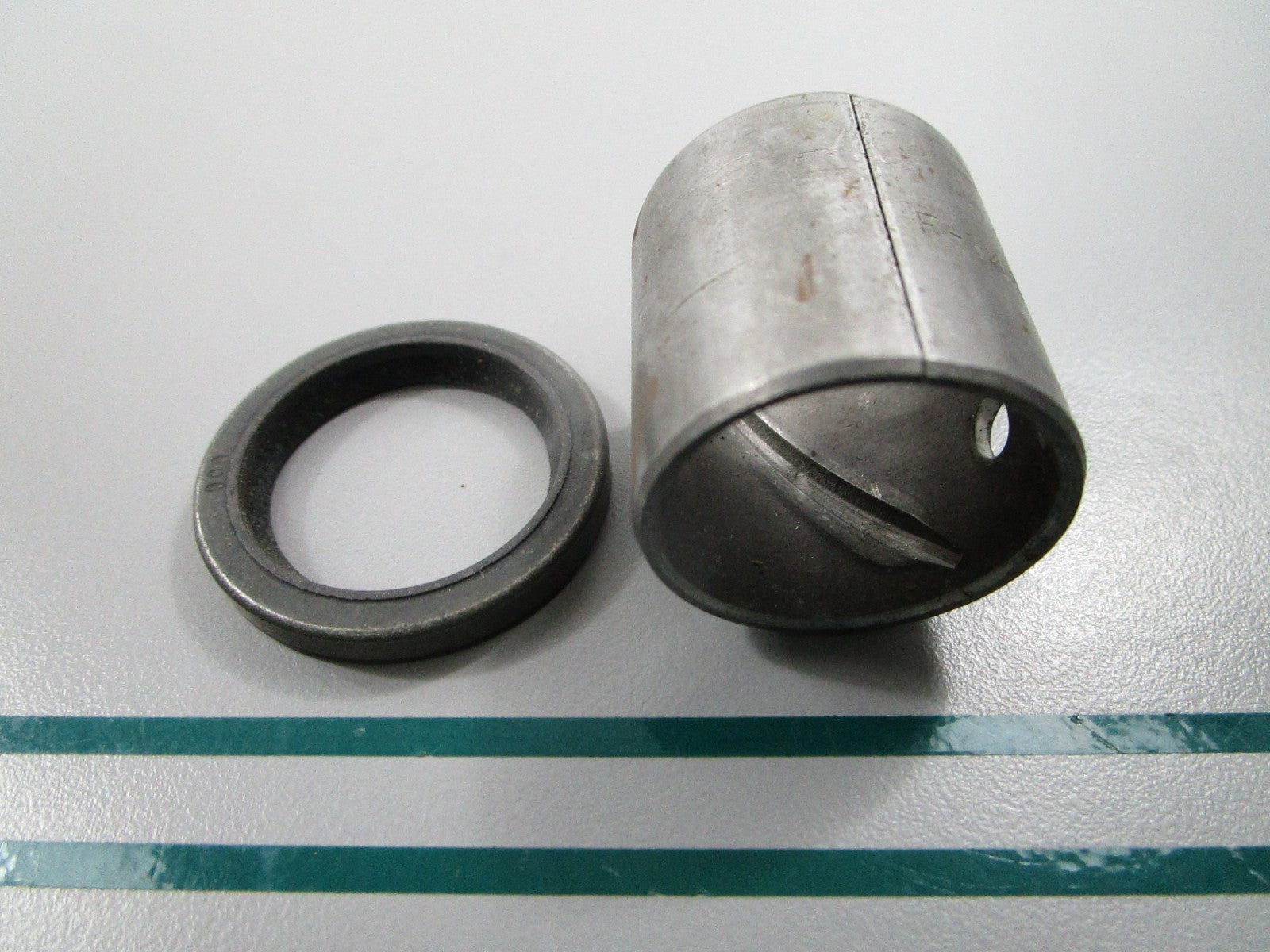 NEW OEM 295962 Briggs & Stratton Bushing/Seal Kit 0810