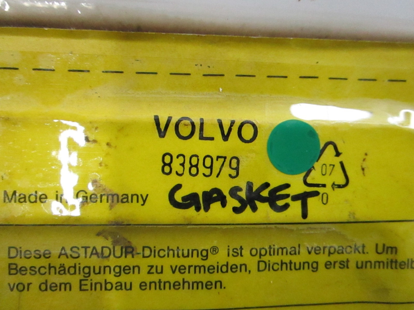NEW OEM 838979 Volvo Penta Gasket 0810