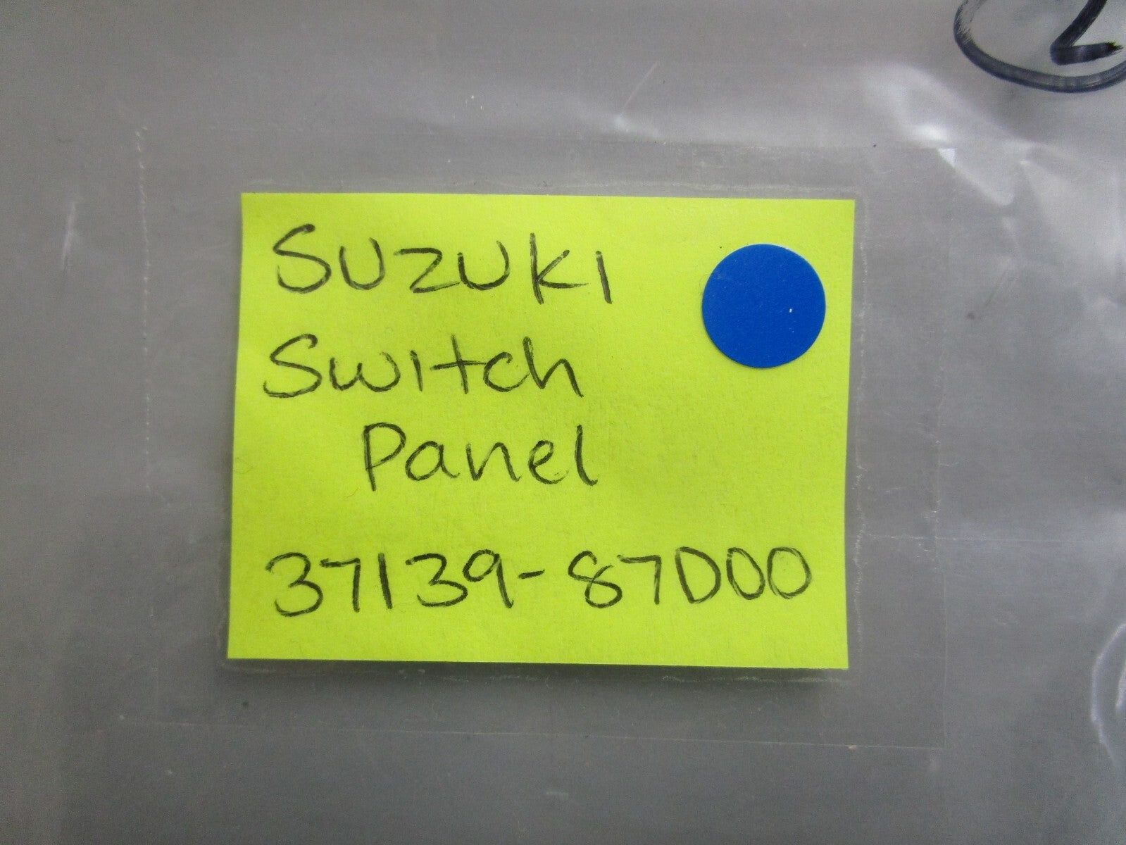 *NEW OEM* 0820 Suzuki Switch Panel 37139-87D00