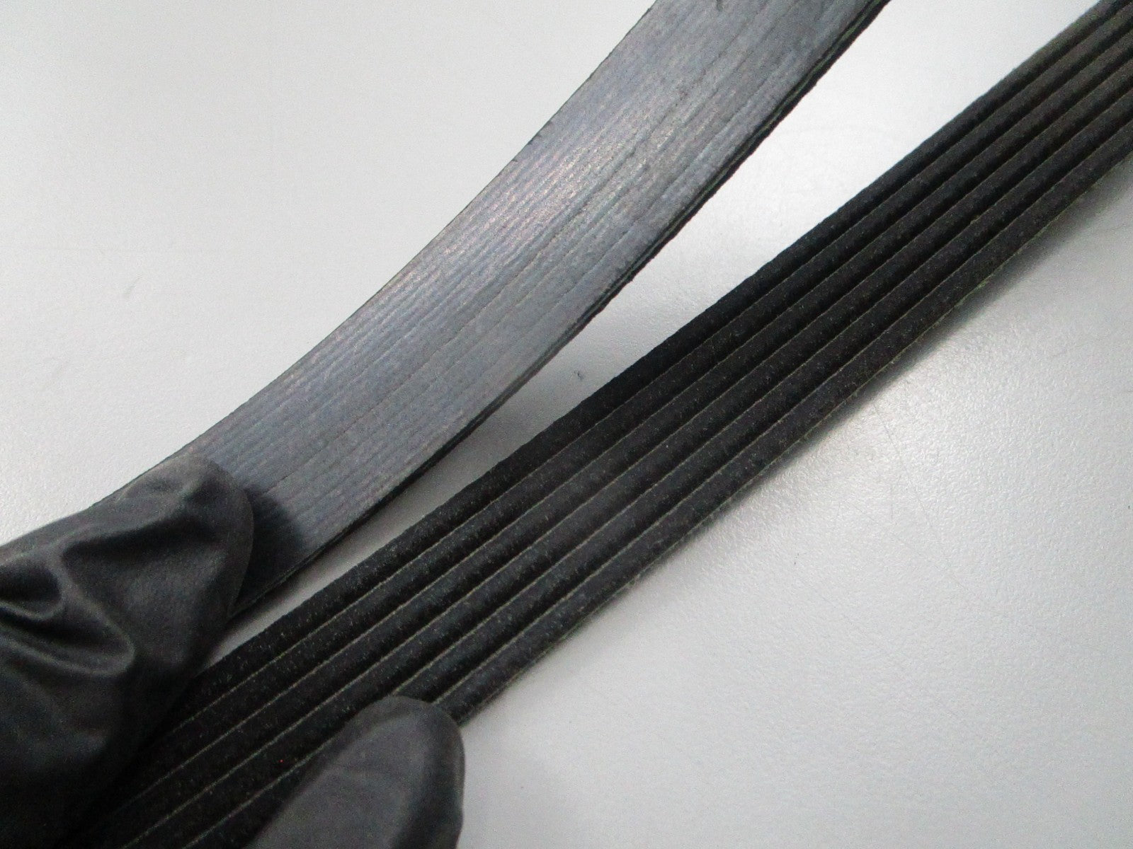 NEW K060407 Gates Micro-V Serpentine Belt 0810