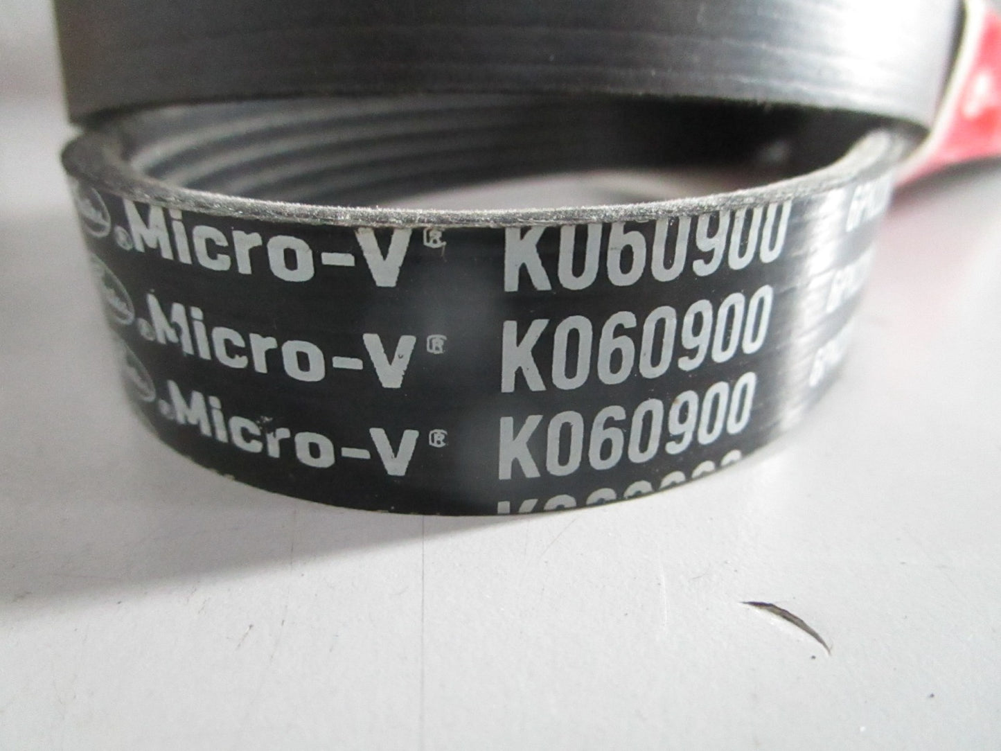 NEW K060900 Gates Micro-V Serpentine Belt 0820