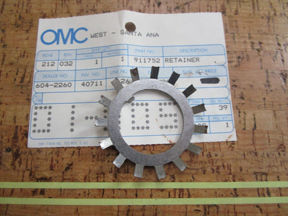 *NEW OEM* 0810 OMC Johnson Evinrude Retainer 911752 0911752