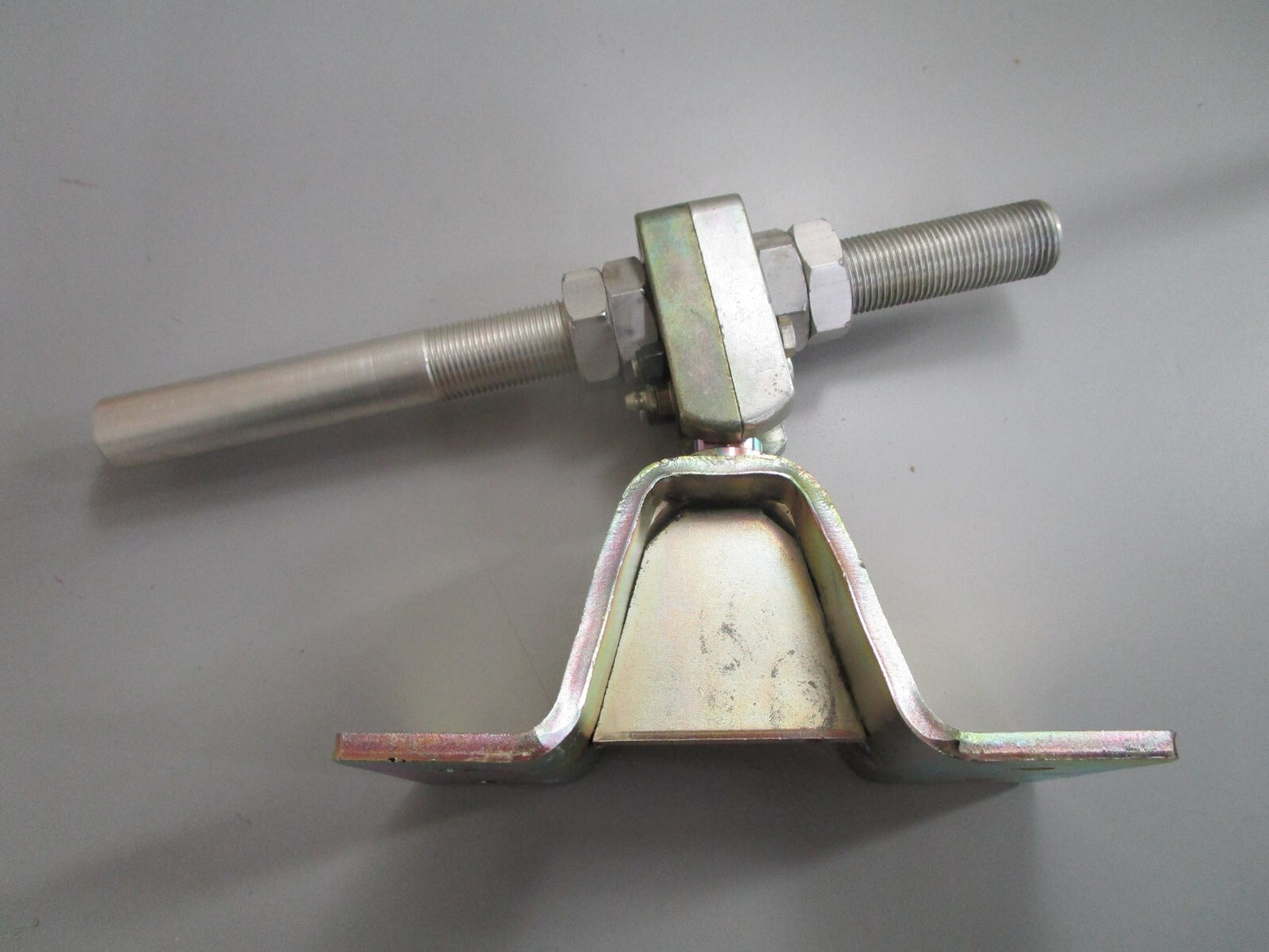 *NEW OEM* 0820 Volvo Penta Stern Attachment 853290