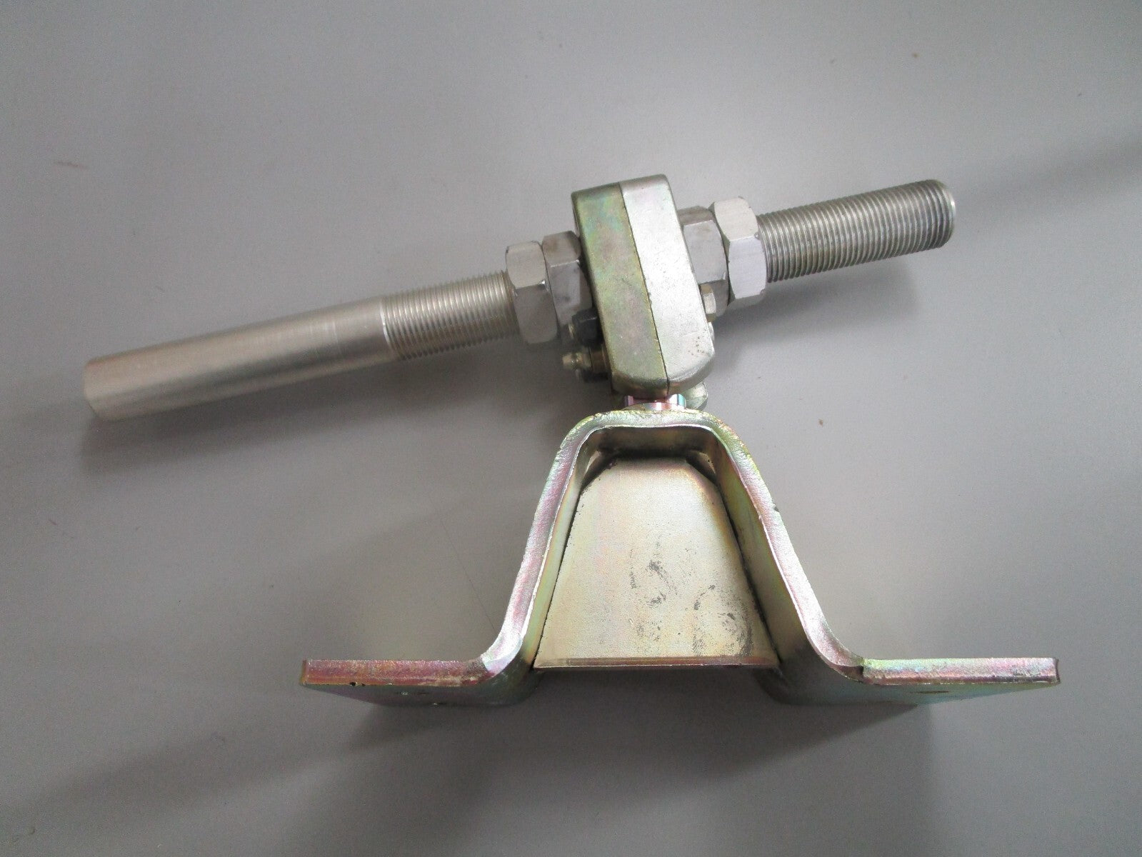*NEW OEM* 0820 Volvo Penta Stern Attachment 853290