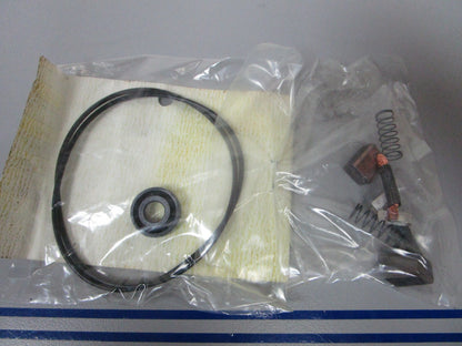 NEW OEM 984961 0984961 OMC Johnson Evinrude Seal & Brush Set 0720