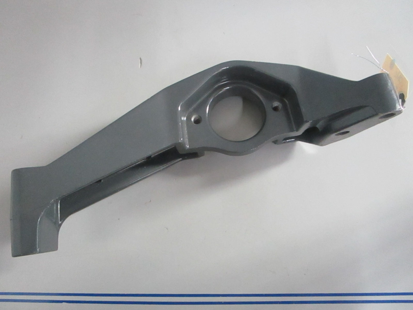 NEW OEM 914495 0914495 OMC Johnson Evinrude Bracket 0820