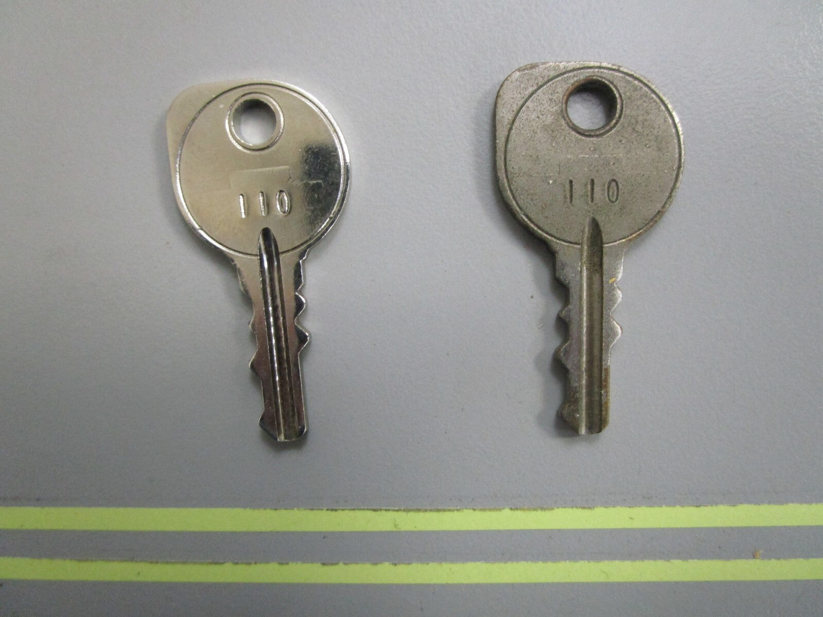 *NEW OEM* (LOT OF 2) 0810 Mercury Quicksilver Key (110) 30431110