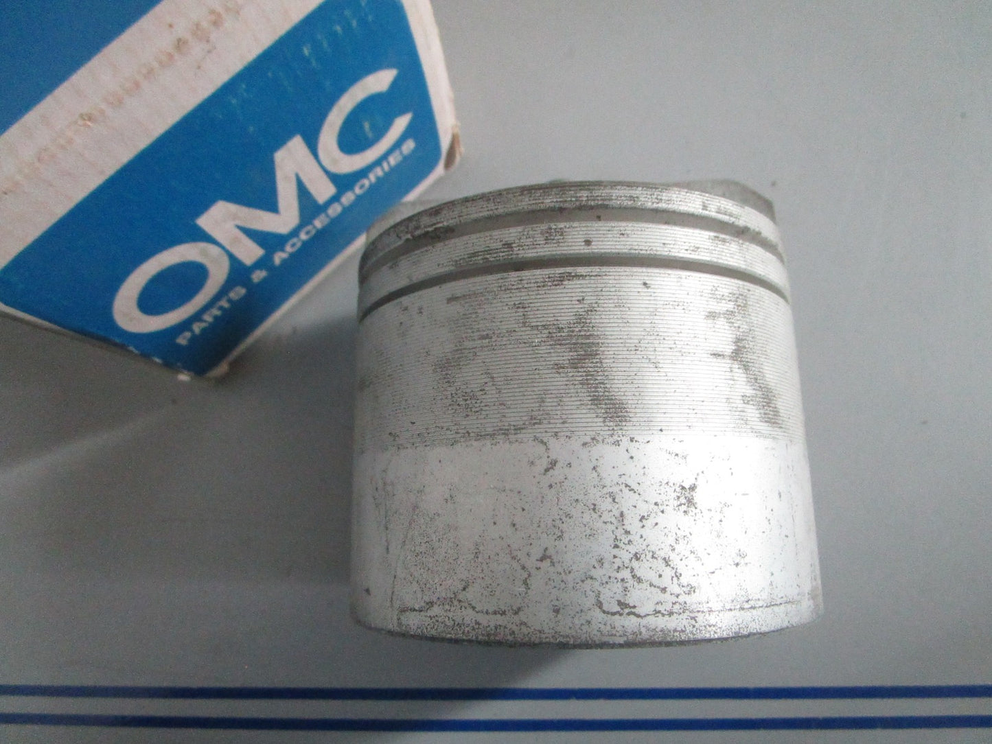 NEW OEM OMC Johnson Evinrude 390983 0390983 .030 Piston 0820