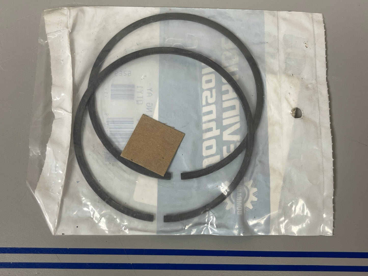 *NEW OEM* 0810 OMC Johnson Evinrude 2 Piston Ring Set 436254 0436254