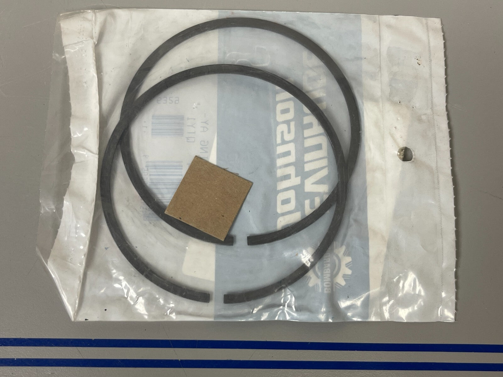 *NEW OEM* 0810 OMC Johnson Evinrude 2 Piston Ring Set 436254 0436254