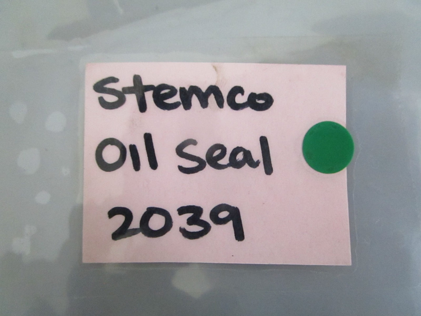 NEW OEM 2039 Stemco Oil Seal 0820