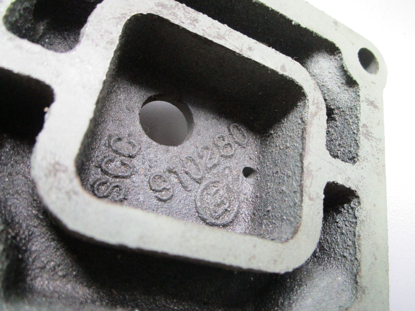 *NEW OEM* 0810 OMC Johnson Evinrude End Cap 910280 0910280