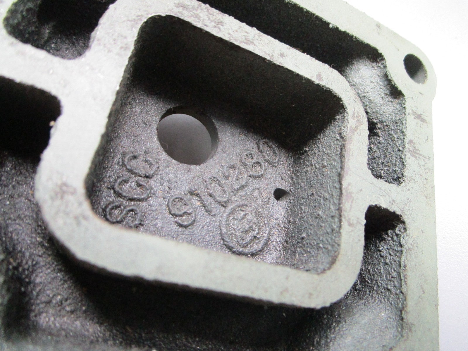 *NEW OEM* 0810 OMC Johnson Evinrude End Cap 910280 0910280