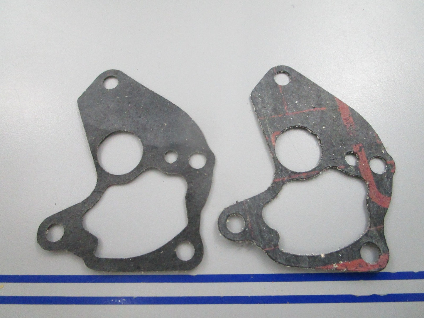 NEW OEM (LOT OF 2) 315121 0315121 OMC Johnson Evinrude Gasket 0810