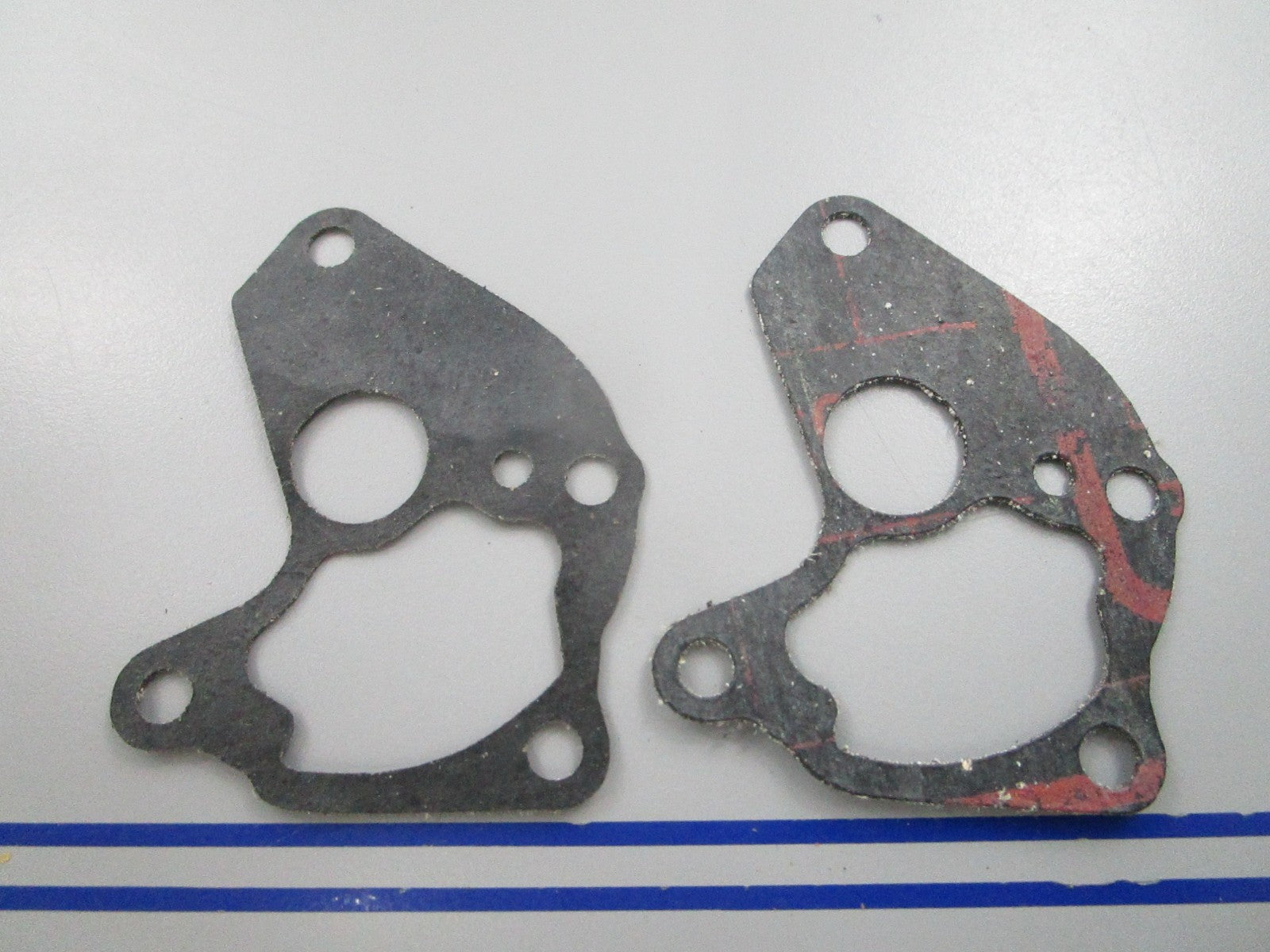 NEW OEM (LOT OF 2) 315121 0315121 OMC Johnson Evinrude Gasket 0810