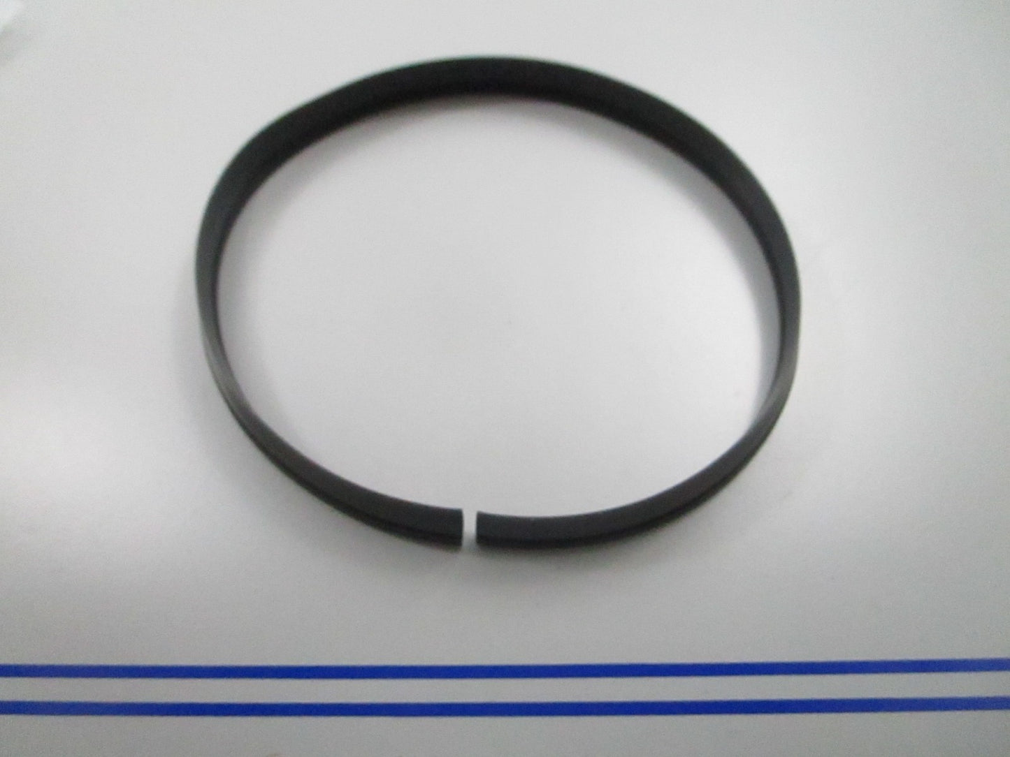 *NEW OEM* 0810 Volvo Penta Sealing Strip 838831