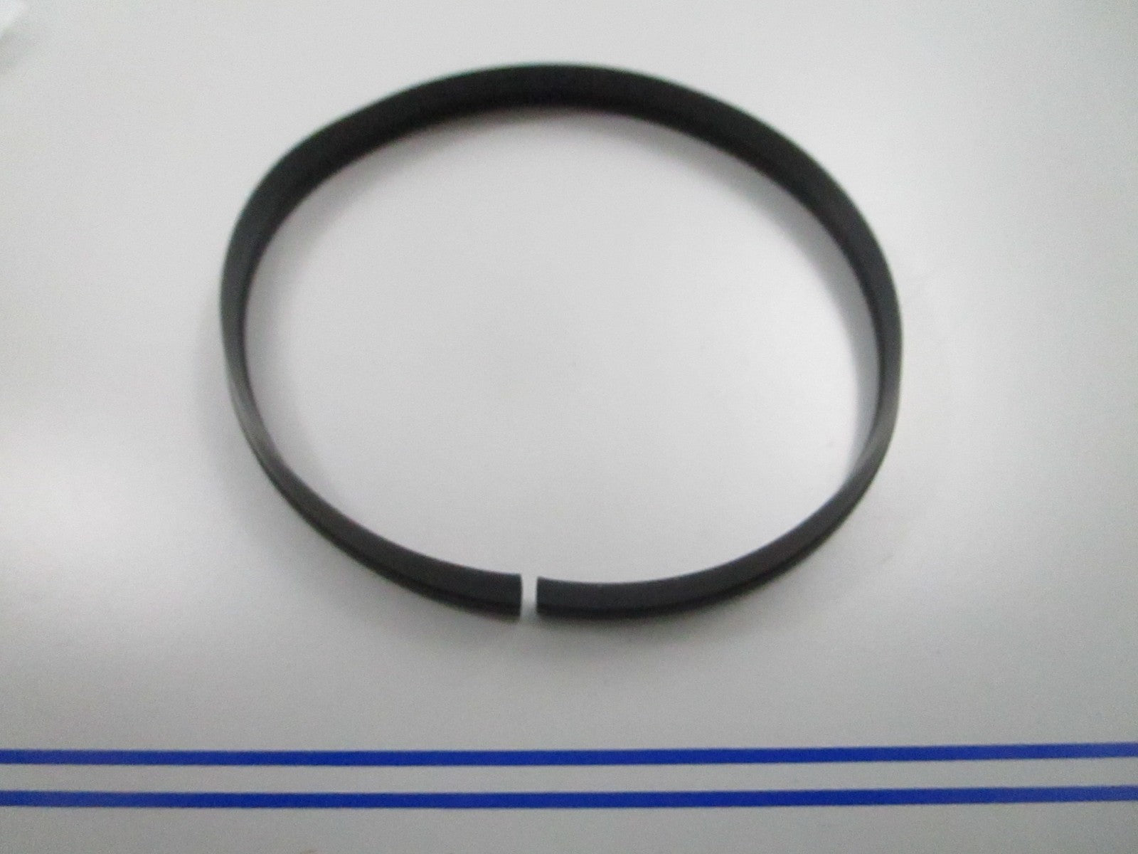 *NEW OEM* 0810 Volvo Penta Sealing Strip 838831