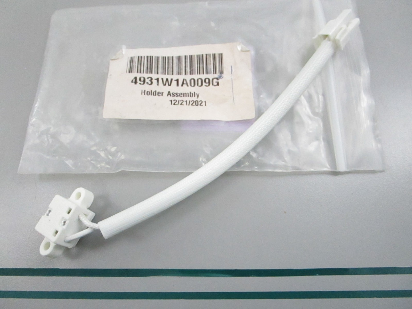 LG NEW OEM Microwave Light Socket Holder Assy 4931W1A009G LMV2053 0810