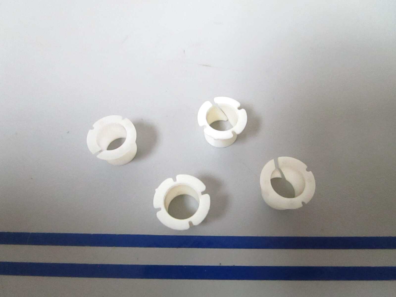 *NEW OEM* (LOT OF 4) 0810 OMC Johnson Evinrude Bushing 319518 0319518