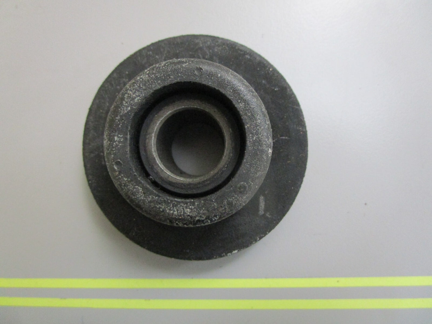 *NEW OEM* 0810 OMC Johnson Evinrude Rubber Mount Assembly 981356 0981356