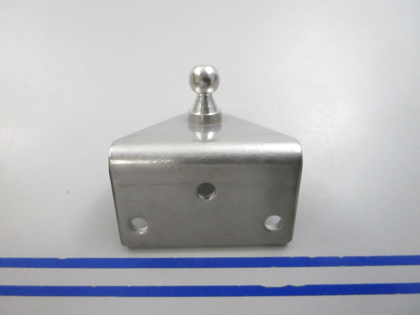 NEW 321582-1 Sea-Dog 90 Degree Wide Gas Lift Mount 0810
