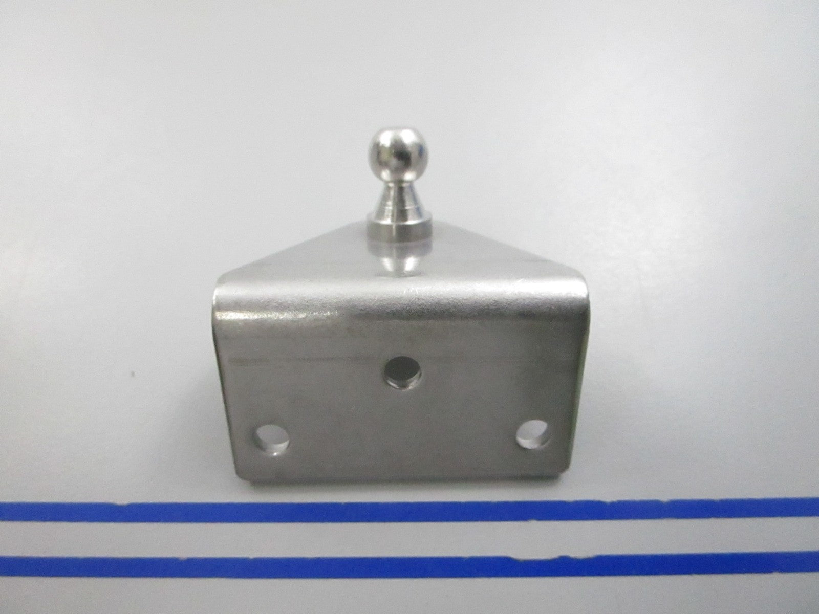 NEW 321582-1 Sea-Dog 90 Degree Wide Gas Lift Mount 0810
