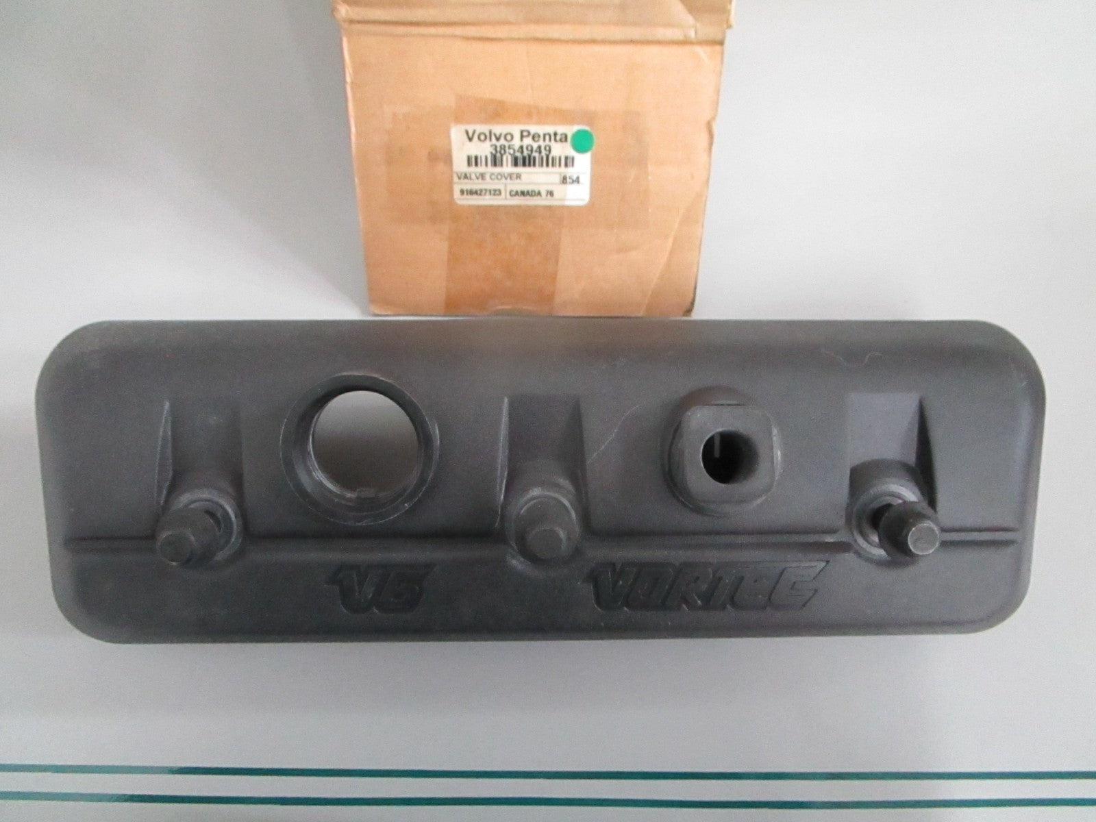 NEW OEM 3854949 Volvo Penta Valve Cover 0820