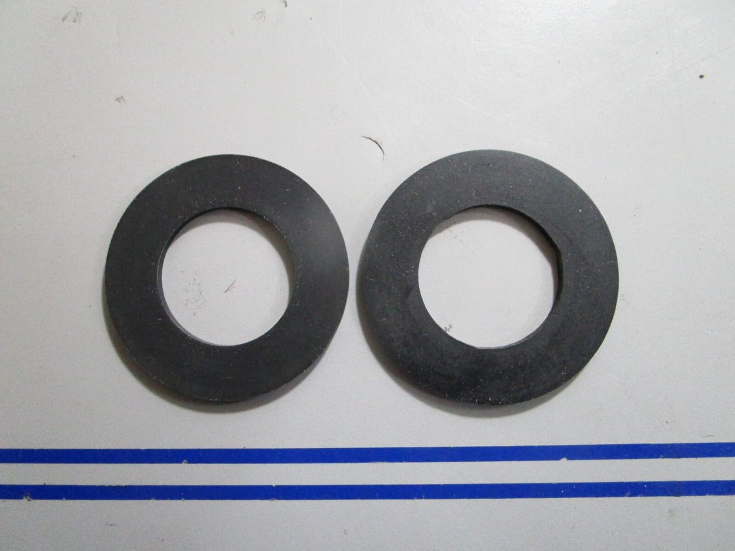 *NEW OEM* (LOT OF 2) 0810 OMC Johnson Evinrude Gasket 301835 0301835