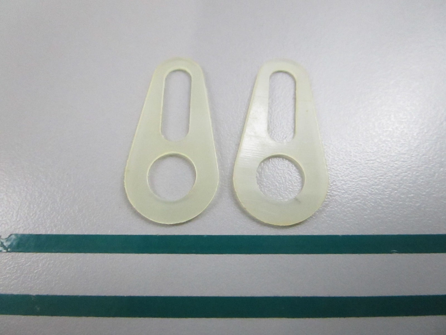 NEW OEM (LOT OF 2) 309815 0309815 OMC Johnson Evinrude Spacer 0810