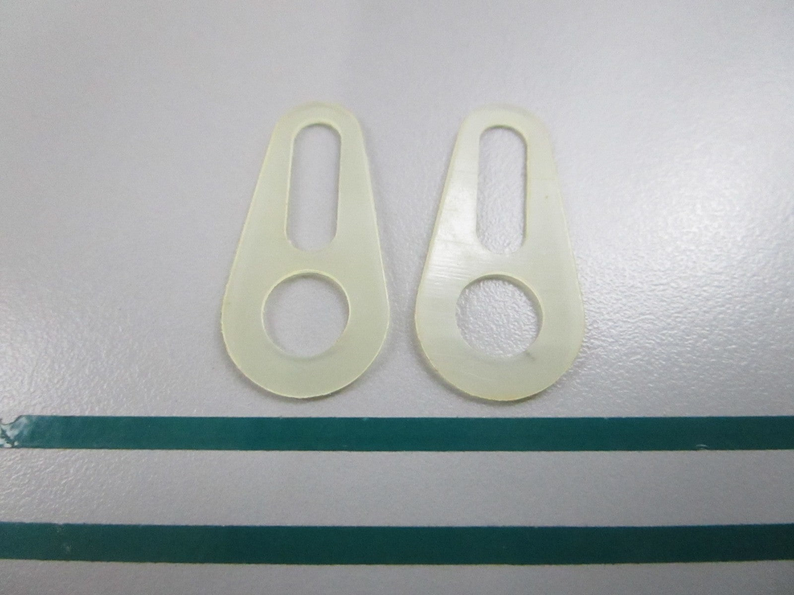 NEW OEM (LOT OF 2) 309815 0309815 OMC Johnson Evinrude Spacer 0810