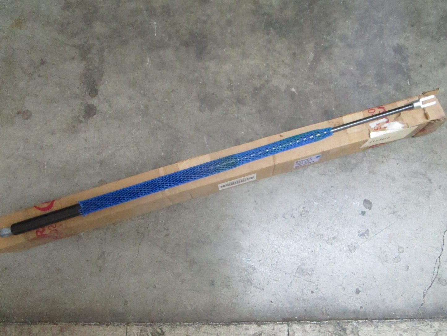 *NEW OEM* 0820 Bobcat Left Gas Spring 6667834