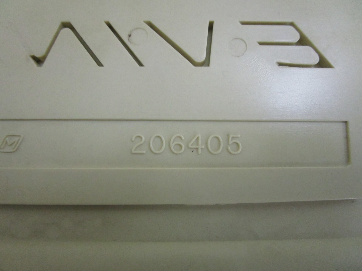 *NEW OEM* 0820 OMC Johnson Evinrude Front Plate 206405 0206405
